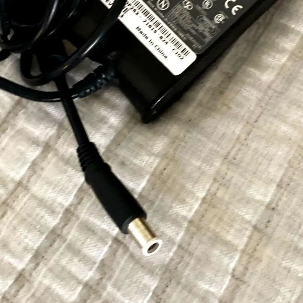 Genuine Dell LA65BSO-00 PA-12 FAMILY, 65watt laptop AC Adapter
